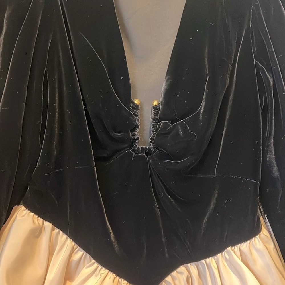New - Rhode Velvet Peplum Top - Picture 4 of 8